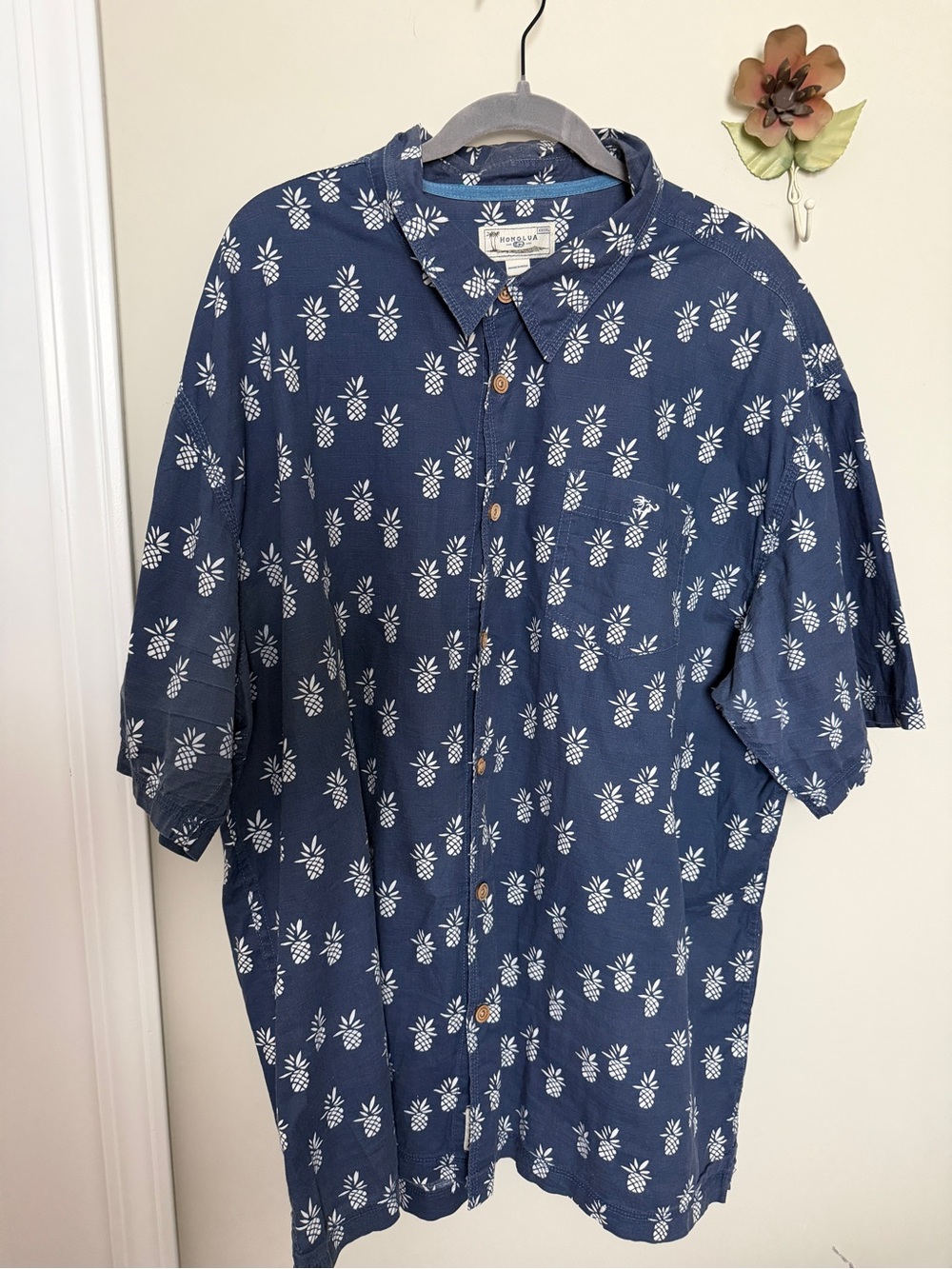 Men's Navy Pineapple Print Short-Sleeve Button-Down Shirt
